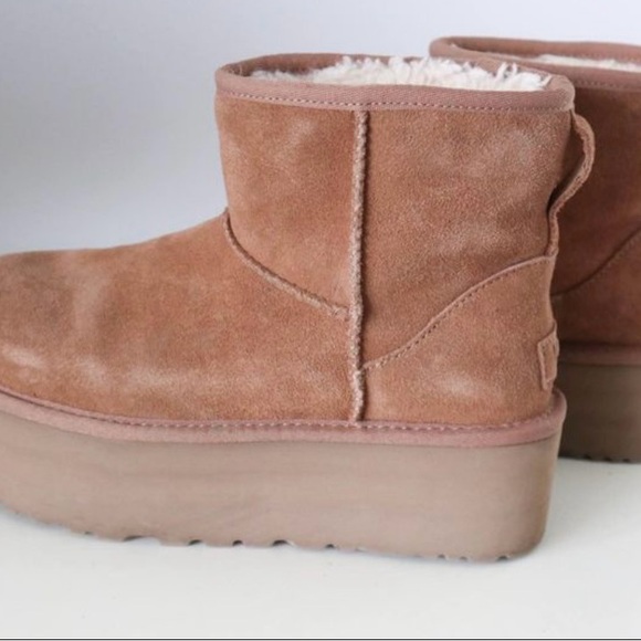 Uggs - Picture 3 of 4